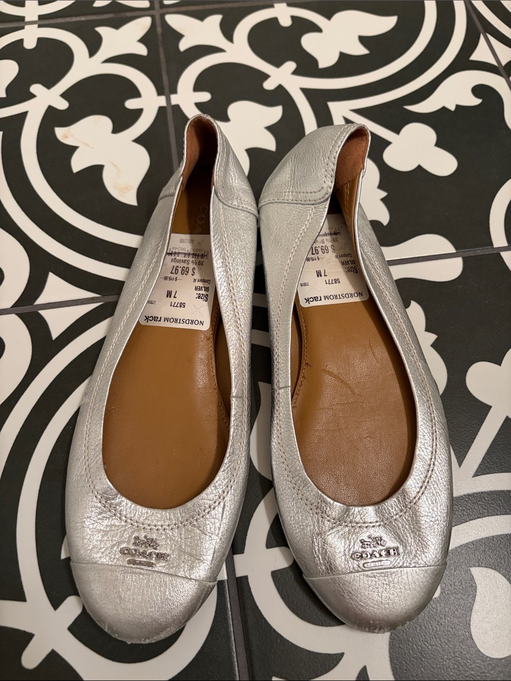 Coach Dora Ballet Flat Size 7 Silver Metallic Pebbled Leather Logo